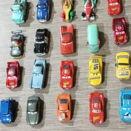 Mac Queen toy car figures used, pack of 30, metal
