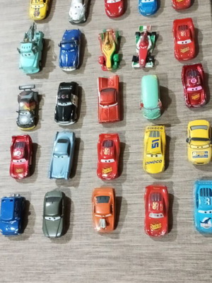 Mac Queen toy car figures used, pack of 30, metal