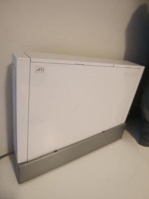 Nintendo Wii white console used with Homebrew and USB games