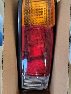 Abakus 215-1926R-XE Πίσω φως δεξιά για Nissan Pick Up καινούργιο