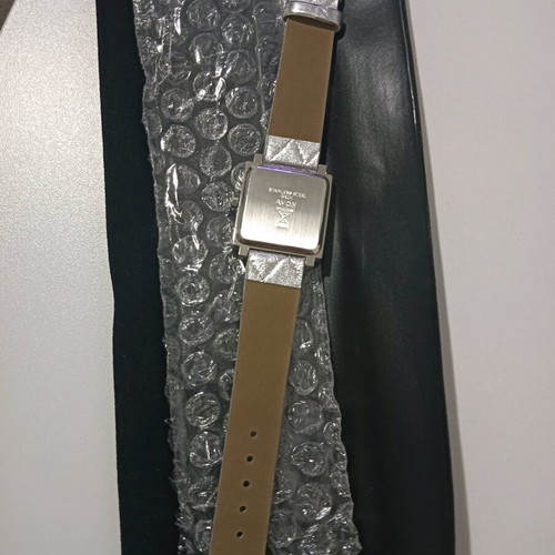 Wristwatch women's new gray