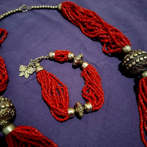 Necklace and bracelet vintage multi-strand set with coral like new, red and silver