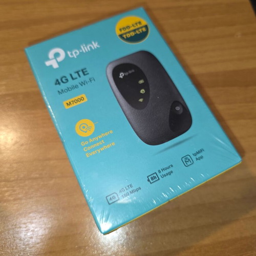 TP-Link M7000 4G LTE Mobile Wi-Fi new