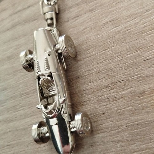 Keychain set new, 2 formula cars and 1 anchor