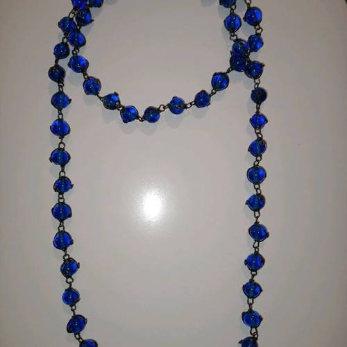 Long necklace in excellent condition