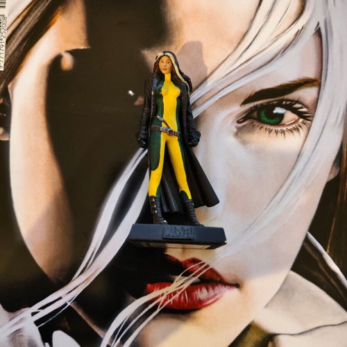 Eaglemoss Marvel Classic Rogue with magazine like new