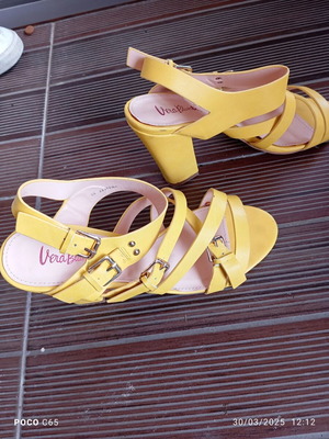 Women's sandals size 39 like new, yellow