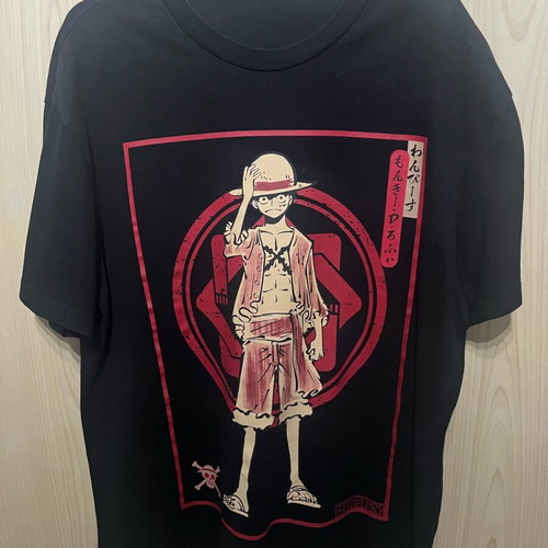 Tshirt One Piece Luffy oversized large like new, black