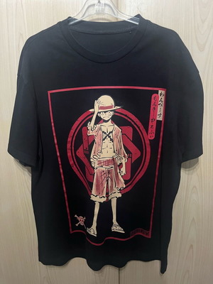 Tshirt One Piece Luffy oversized large like new, black