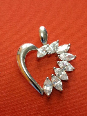 Silver pendant with 925 stamp like new, 4x3 cm, chain option