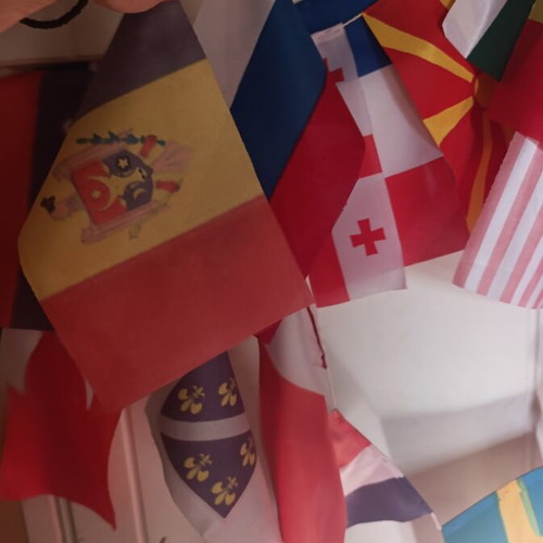 Garland with 20 fabric flags of various countries, 3.10m length, new