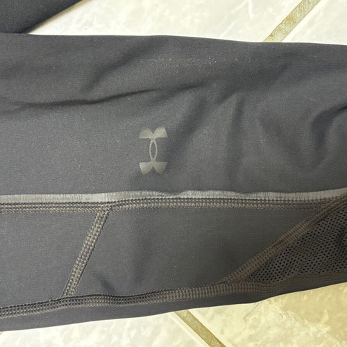 Under Armour women's leggings used, black, size XS