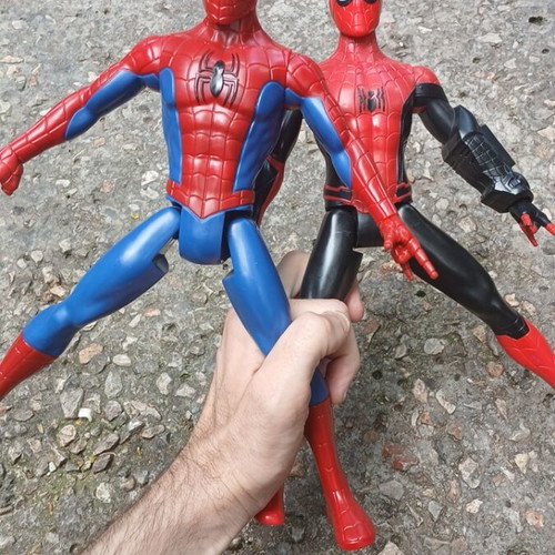 Spider-Man figures used, set of two