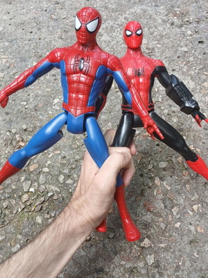 Spider-Man figures used, set of two