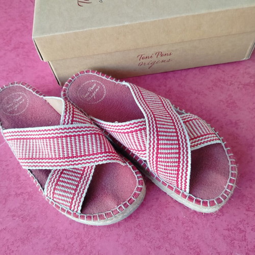 Toni Pons espadrilles slides size 38, like new, red and white