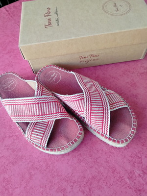 Toni Pons espadrilles slides size 38, like new, red and white