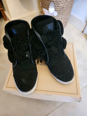 Black shoes used size 39