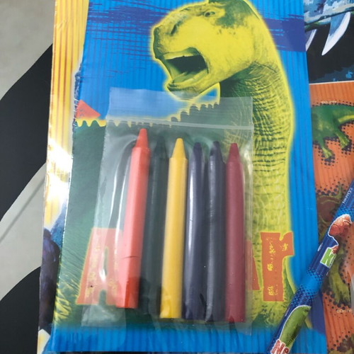 Disney’s Dinosaur school set new with large and small notebooks