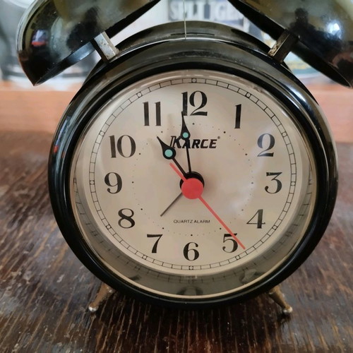 Karce 90s table clock used with alarm and light