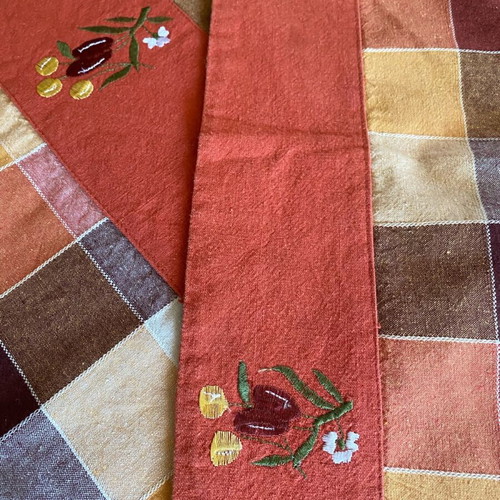 Tablecloth with squares like new, set 1.95x1.20 and 0.50x0.50