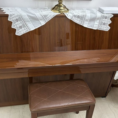 Zimmerman classic piano used with storage bench