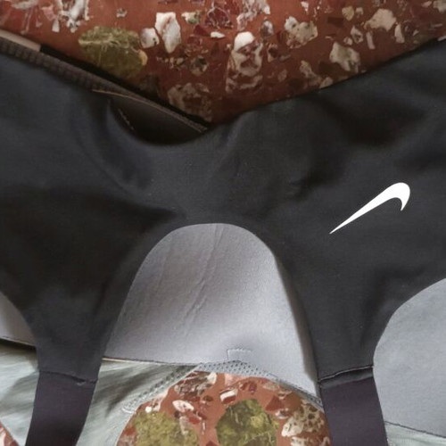 Nike sports bra like new, black and silver, size S