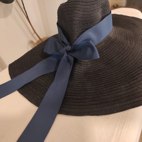 Lanvin bucket hat like new, large black with blue bow