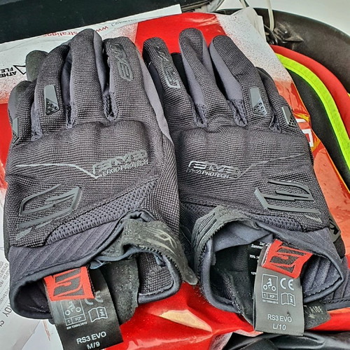 Five RS3 Evo motorcycle gloves like new, summer, size M