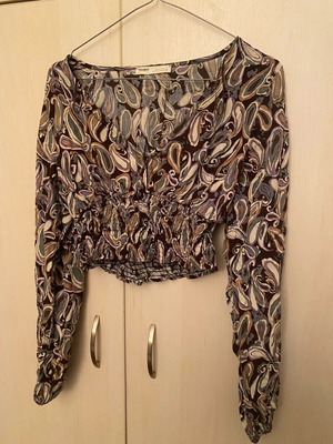Pull & Bear long-sleeve cropped blouse like new, size M