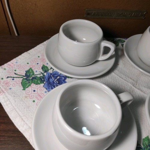 Vintage Ionia porcelain coffee cups like new, set of 4