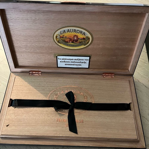 La Aurora Preferidos Hors d’Age 2017 collectible cigar box like new
