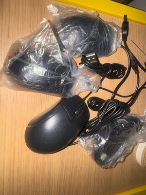 Wired mice new, pack of 4, black with USB cable