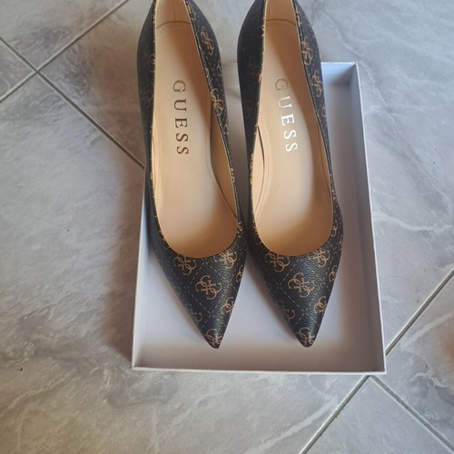 Guess Dabbey 2 Pumps Size 40 Brown New
