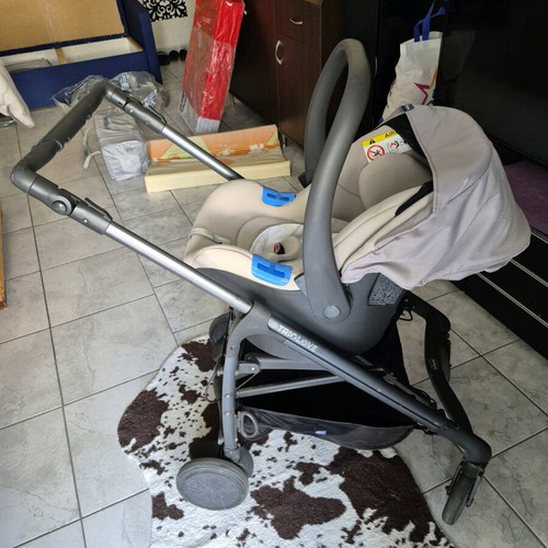 Chicco Trio Love stroller with bassinet and car seat