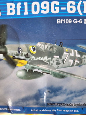 Assembled 1/72 Scale Airplanes like new, set