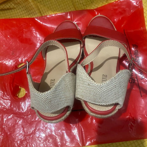 Shoes red platform sandals like new, size 39