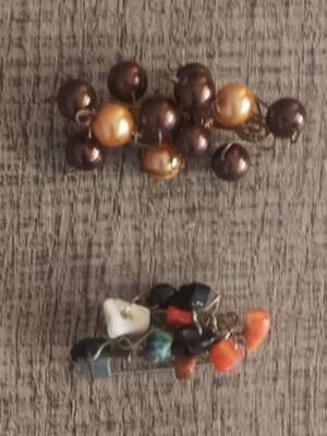 Set of handmade pins with beads and wire, new, 2 pieces