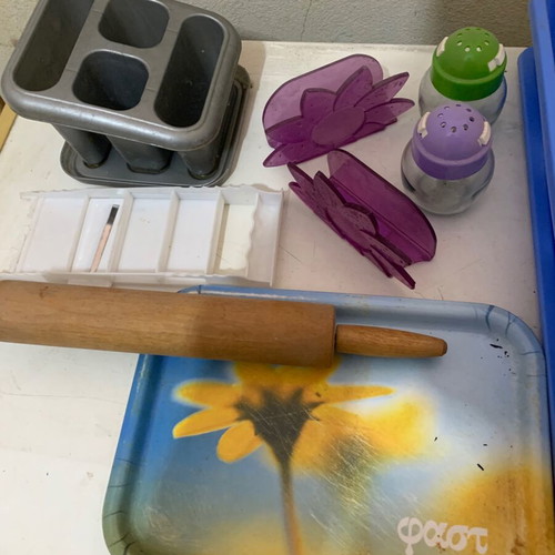 Various used old kitchen items
