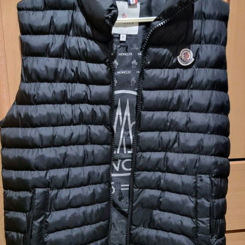 Moncler sleeveless jacket like new, blue, size M