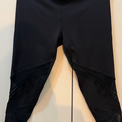 Oysho black leggings with 3/4 transparency like new, size L