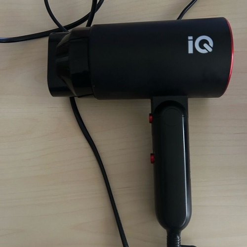 IQ Hairdryer 2200 watt like new, foldable for travel