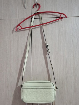 Axel bag butter yellow with two compartments