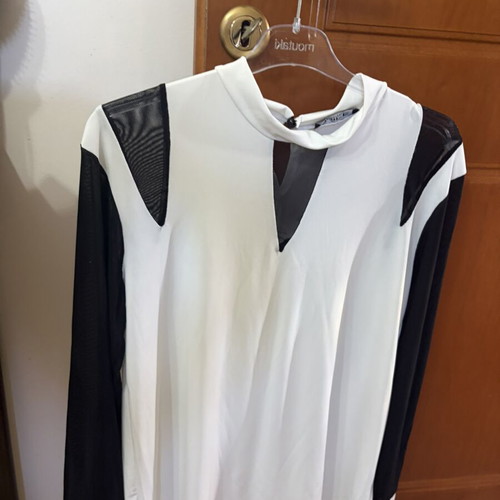 Long-sleeve blouse with sheer sleeves, like new, black and white
