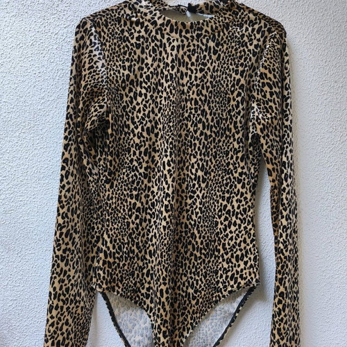 H&M Small leopard print bodysuit like new