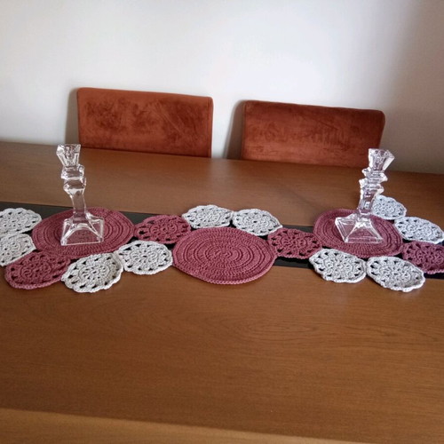 Handmade knitted runner like new 30 × 100cm