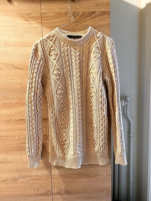 Zara knitted sweater beige small like new with pattern