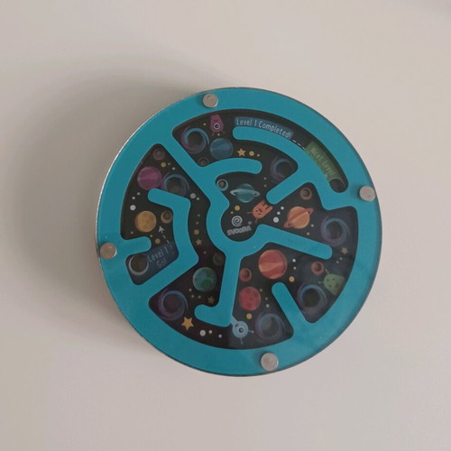 Svoora toys like new, set of 3 space-themed items