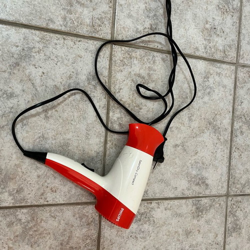 Πιστολάκι μαλλιών Philips μεταχειρισμένο, μέγεθος ταξιδιού