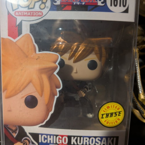 Ichigo Kurosaki 1610 Chase Funko Pop vinyl figure like new