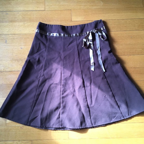 Brown skirt with bow new, A-line size M